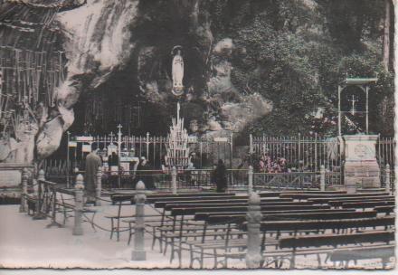 Postal E04534: La Groutte Miraculose, Lourdes