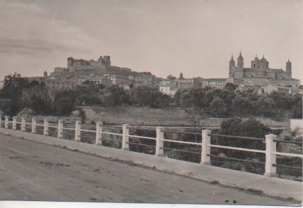 Postal E04665: Postal B/N Vista parcial desde el Puente de Piedra, Alcañiz