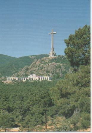 Postal E04705: La Cruz y la entrada a la Basílica desde el Via Crucis