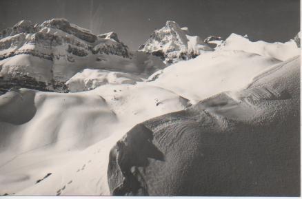 Postal E04691: Pico de Aspe y Garganta de Ainsa, Canfranc