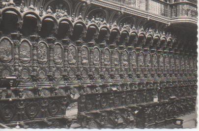 Postal E04697: Postal B/N Mezquita-Catedral. Detalle de silleria del Coro, Córdoba