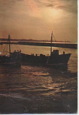 Postal E04298: Barcas saliendo de pesca. Cambrils, Tarragona