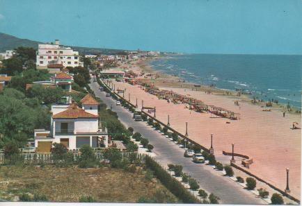 Postal E04343: Paseo y playa. Al fondo, San Salvador,Vendrell-Comarruga