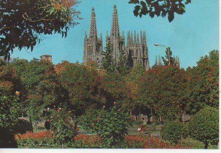 Postal E04253: Jardines del Instituto, al fondo la Catedral, Burgos