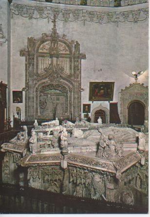Postal E04241: Iglesia: Vista parcial y sepulcros. Cartuja de Miraflores, Burgos