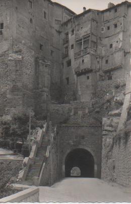 Postal E04365: Postal B/N Tunel bajo la ciudad, Albarracín