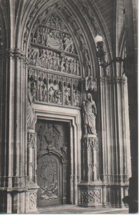Postal E04439:Postal B/N Catedral Puerta de la Preciosa, Pamplona