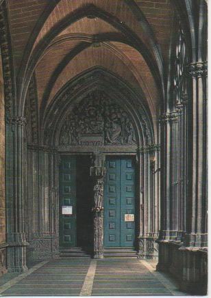 Postal E04452: Puerta del Amparo de la Catedral, Pamplona