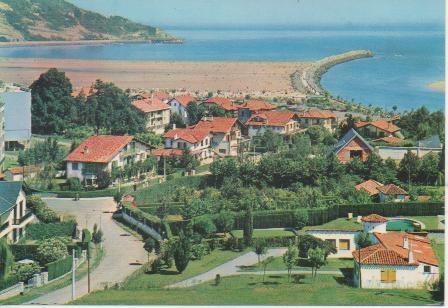 Postal E04502: Vista y playa de Fuenterrabia