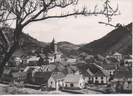 Postal E04438: Postal B/N Vista del pueblo de Ochagavia, Navarra