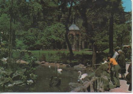 Postal E04388: Plaza de Guipúzcoa. Estanque de los Cisnes