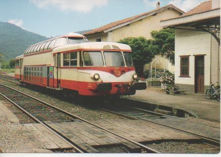Postal E02883: L'autorail X 4204, Alès-Génolhac, marque l'arrêt en gare de Camborigaud