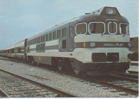 Postal E02917: Tren Talgo Pendular remolcado por una moderna locomotora de la serie 354