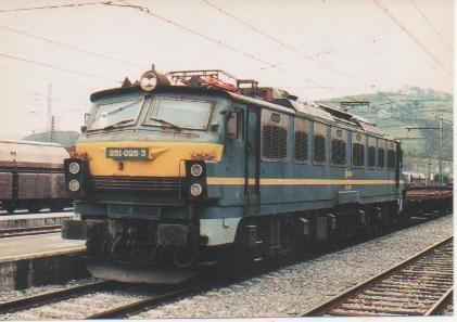 Postal E02943: Locomotora Renfe serie 251