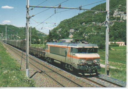 Postal E02819: La BB 7394 vient de dépasser Viviers (07) en tête d'un train de Marchandises