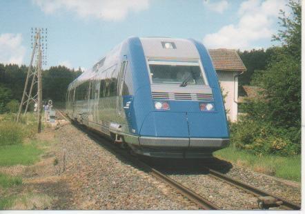 Postal E02857: L'autorail X 72501/72502 passe prés de Chalons d?Aix