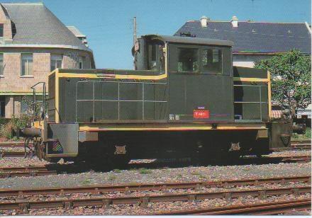 Postal E02946: Locotracteur y6621 en gare de Paimpol