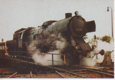 Postal E03021: Az Osztrák Szövetségi Vasutak 52.1984 psz tehervonati gözmozdonya