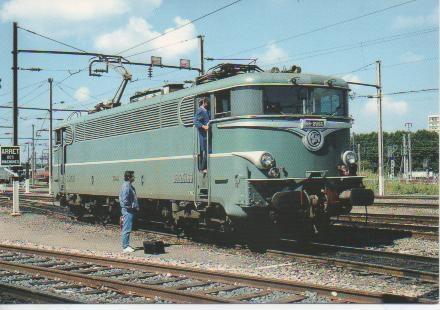 Postal E02953: BB 25166 au dépôt de Thionville
