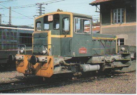 Postal E02979: Locotracteur Y2407 au dépôt de Tolouse