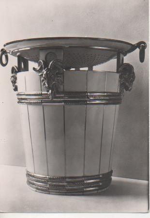 Postal E02755: Porcelaine dure de Sèvres Musee National de Ceramique.. Sèvres
