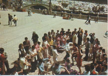 Postal E03607: Baile de Sevillanas en La Plaza España, Sevilla