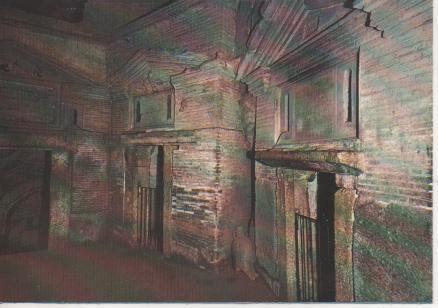 Postal E05411: La piazzola dei tre mausolei,Catacomba di s. Sebastiano
