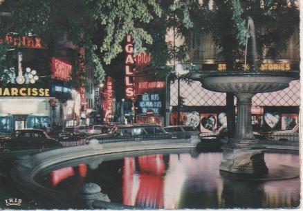Postal E05420: Place Pigalle Iluminée, Paris