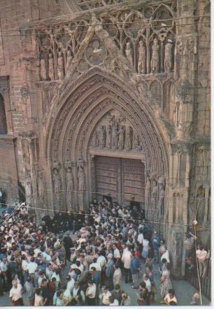 Postal E04961: Puerta de los apóstoles Catedral de Valencia 