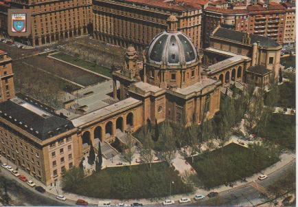 Postal E06179: Visa aérea Monumento a los Caidos. Pamplona