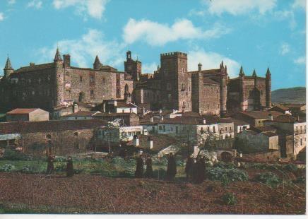 Postal E06181: Monasterio visto desde el "almijar". Guadalupe