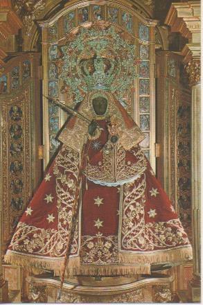Postal E06242: Escultura de la Virgen. S. XII en el trono. S.XX. Guadalupe                    