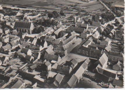 Postal E06403: Le Centre et l'Eglise-Sermaise.Loiret-