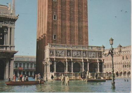 Postal E06474: Acua alta in Piazza S. Marco.Venezia