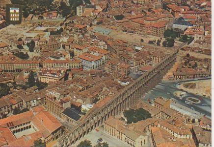 Postal E06477: Vista aérea de Segovia