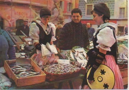 Postal E06465: Un pittoresque marché aux poissons sur La Riviera