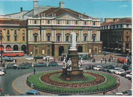 Postal E05759: Piazza e Teatro della Scala. Milano <acordeón>