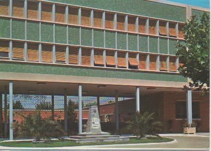Postal E05869: Monumento a los caidos-C.I.R. nº 10 Zaragoza <acordeón>