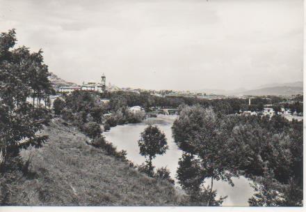 Postal E05890: Postal B/N Santuario de Ntra Sra. De la Gleva. Vista panorámica d. El río Ter. Vich