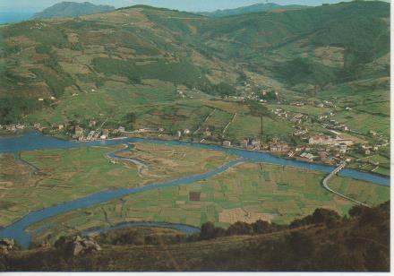 Postal E05939: Vistas panorámicas Limpias