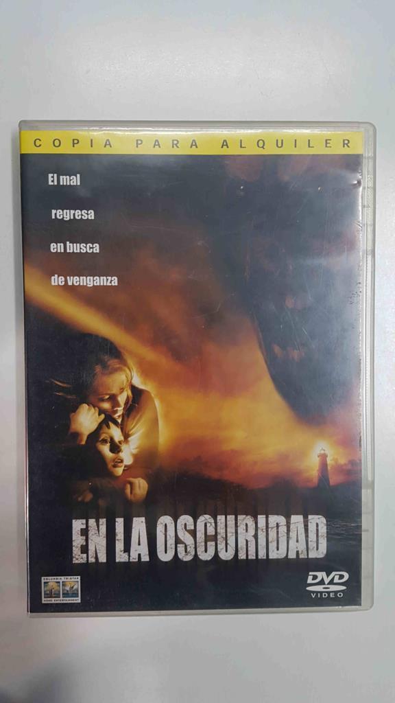 DVD pelicula: En la oscuridad. Dirigida por Jonathan Liebesman