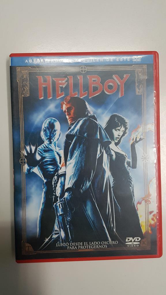 DVD pelicula: Hellboy. Dirigida por Guillermo del toro