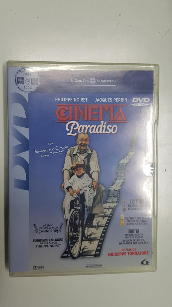 DVD pelicula: Cinema Paradiso. Un film de Giuseppe Tornatore. Reparto:Philippe Noiret, Jacques Perrin entre otros.
