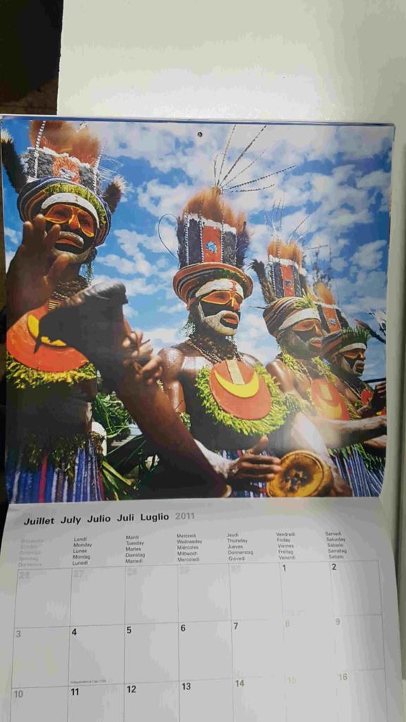 Calendario / Kalender / Calendrier / Calendar: 2011 : Incroyables peuples / Incredible Peoples - lamina 07