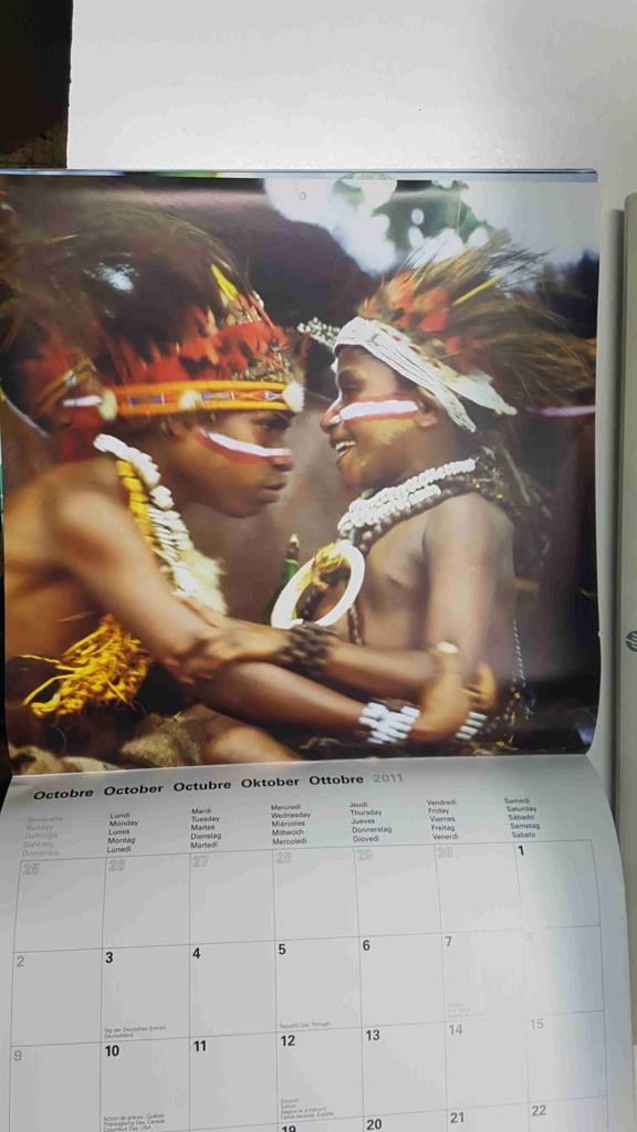 Calendario / Kalender / Calendrier / Calendar: 2011 : Incroyables peuples / Incredible Peoples - lamina 10