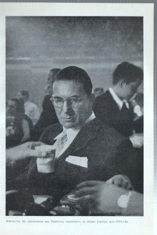 Los Estados Unidos: Lamina numerada 56: Kefauver presidente del tribunal y Robert A.Taft