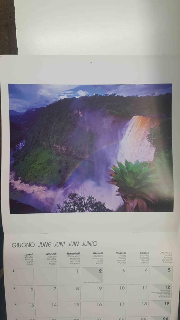 Calendario / Kalender / Calendrier / Calendar: 2011 : Waterfalls / cataratas - lamina 06