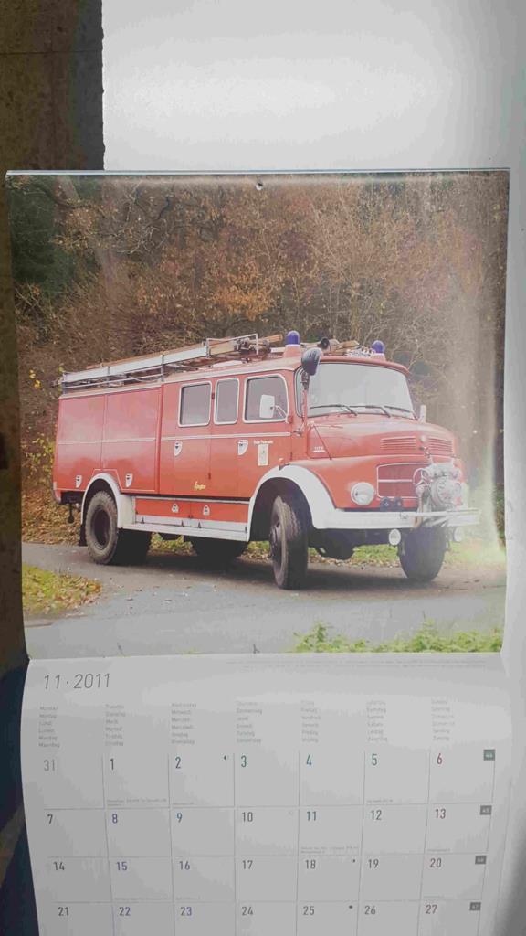 Calendario / Kalender / Calendrier / Calendar: 2011 : Car firefighter (coches bombero) - lamina 11, Mercedes LAF1113