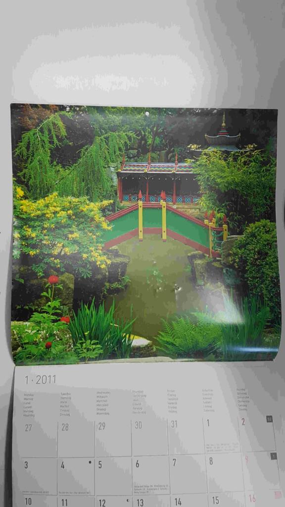 Calendario / Kalender / Calendrier / Calendar: 2011 : Gardens (Jardines)  by Tom Mackie - lamina  01, Chinese Garden (England, Staffordshire)