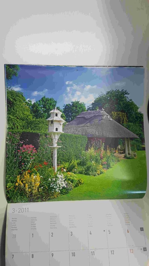 Calendario / Kalender / Calendrier / Calendar: 2011 : Gardens (Jardines)  by Tom Mackie - lamina 03, Otley Hall, England